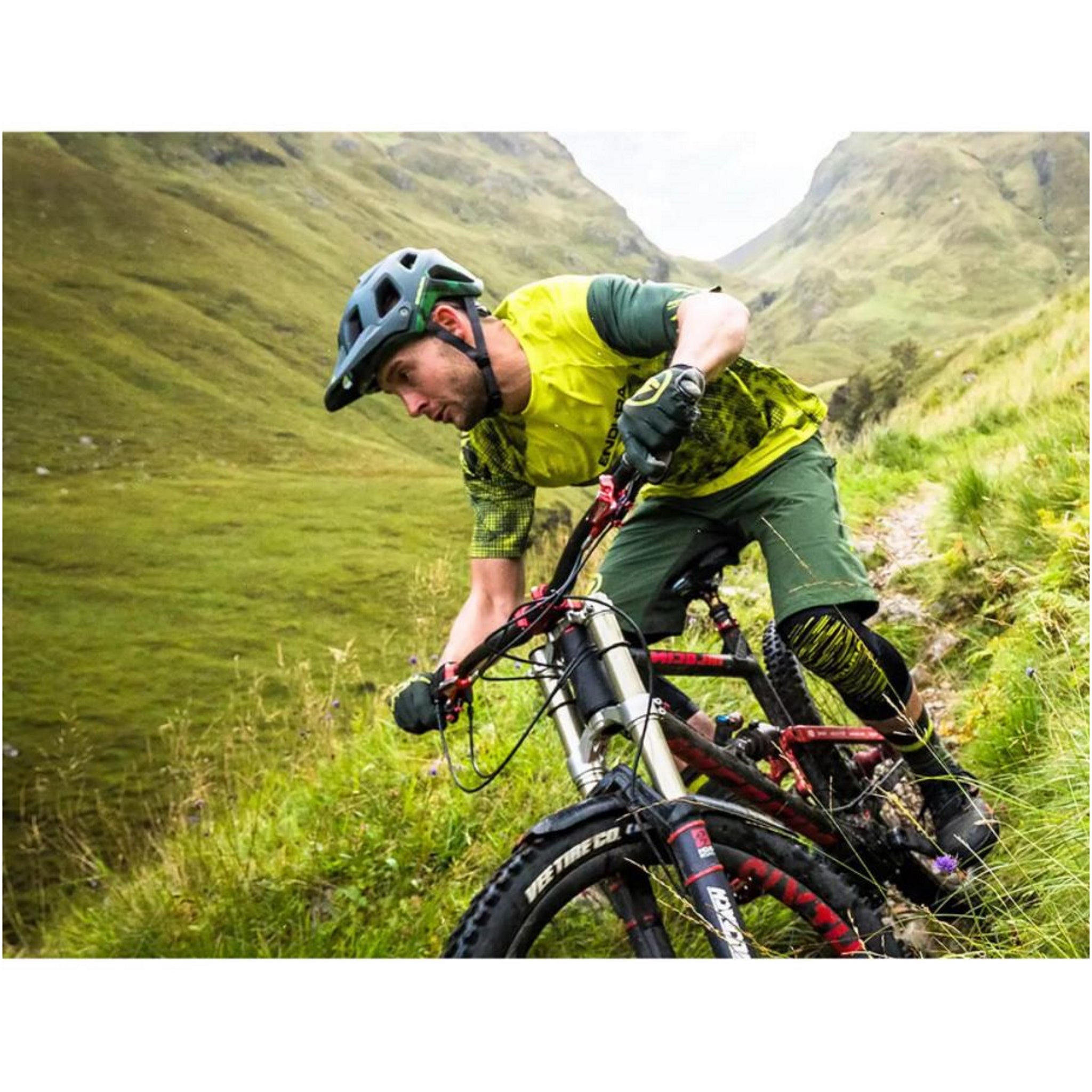 Endura Hummvee Lite Icon Cycling Gloves in Tangerine Color