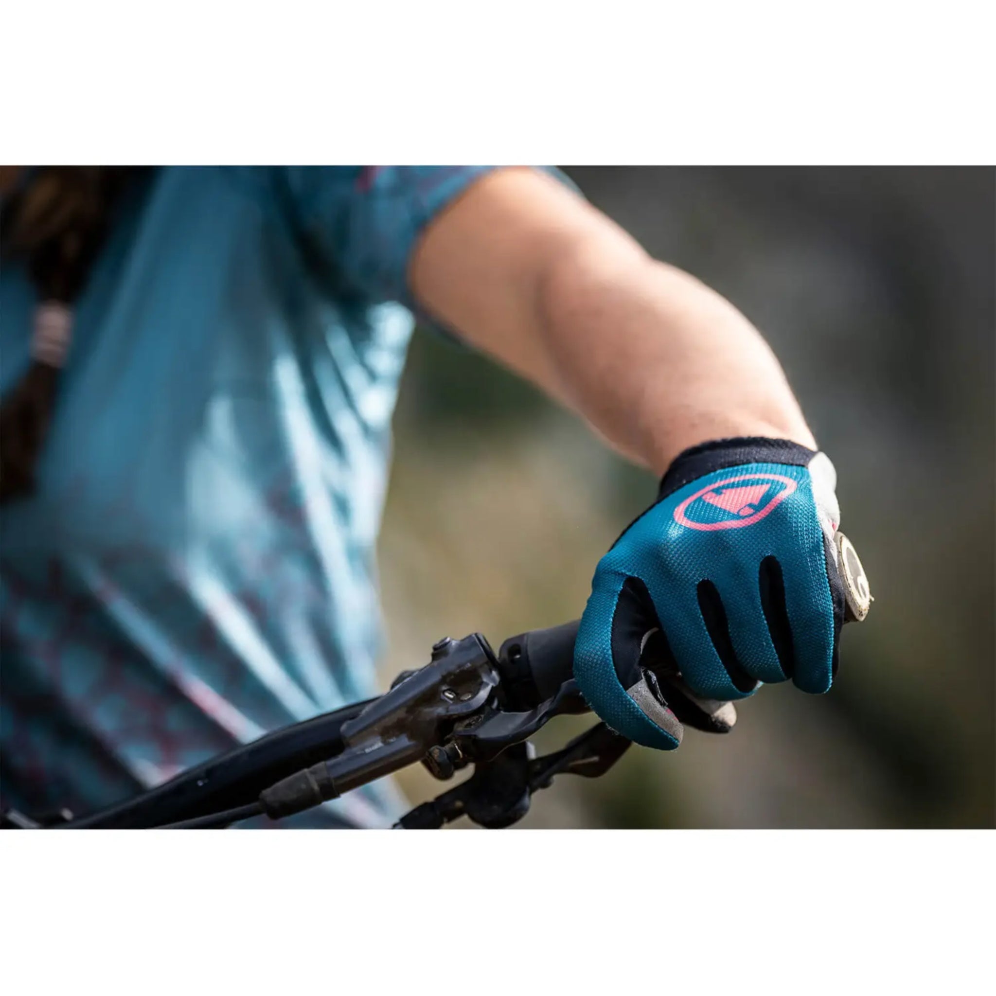 Endura Women's Lightweight Hummvee Lite Icon Cycling Glove in Spruce Green Color