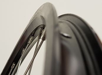 Bicycle 24-inch Rear Wheel with 6-bolt Disc and Screw-on Nut Block, Compatible with Rim and Disc Brakes