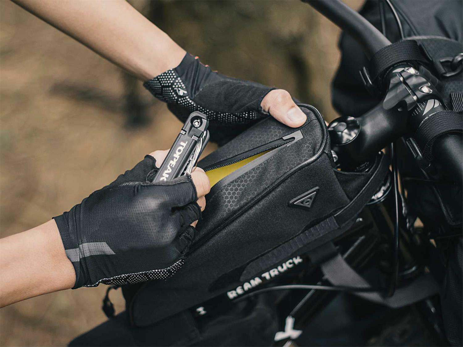 Topeak 0.75L Black Top Tube Mounted TopLoader Bag - Ideal Storage for Bikepackers