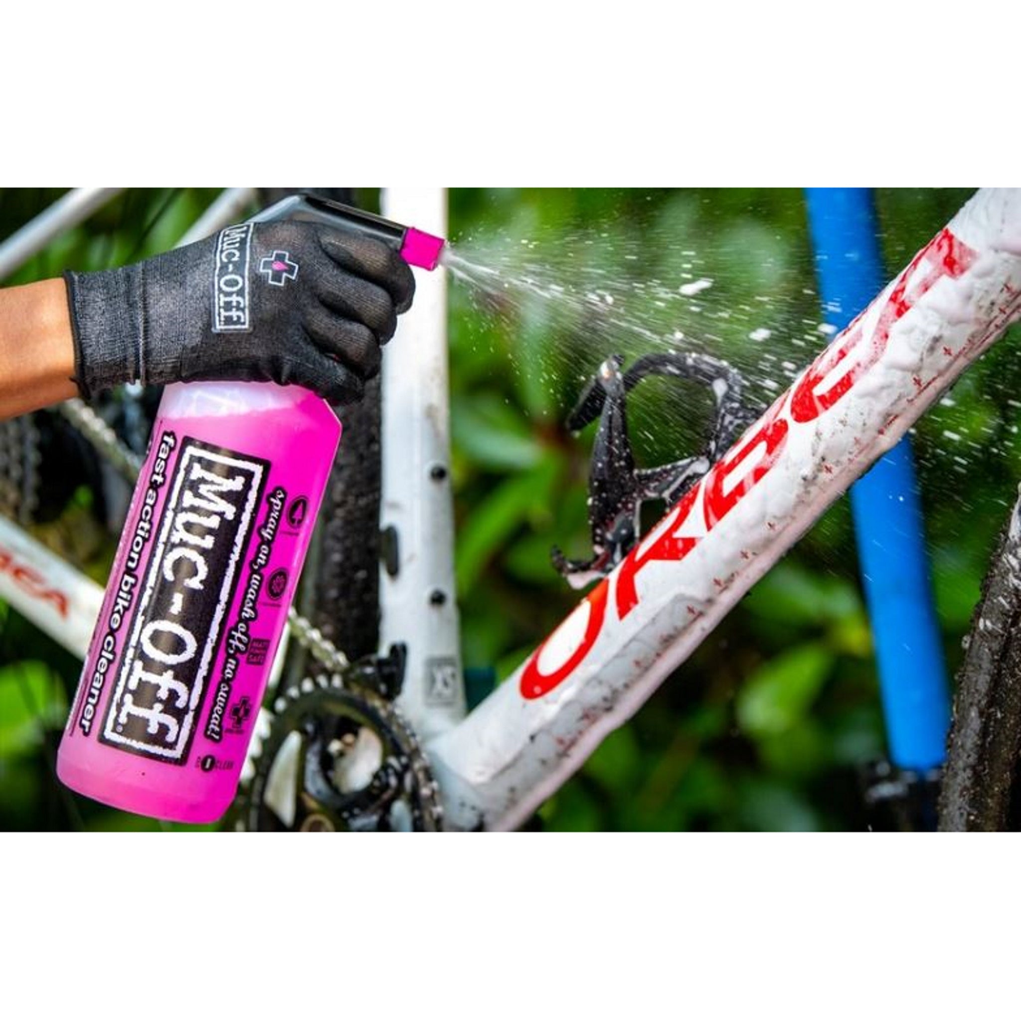 Muc-Off Bundle: Bike Cleaning, Protecting and Wet Lube Kit