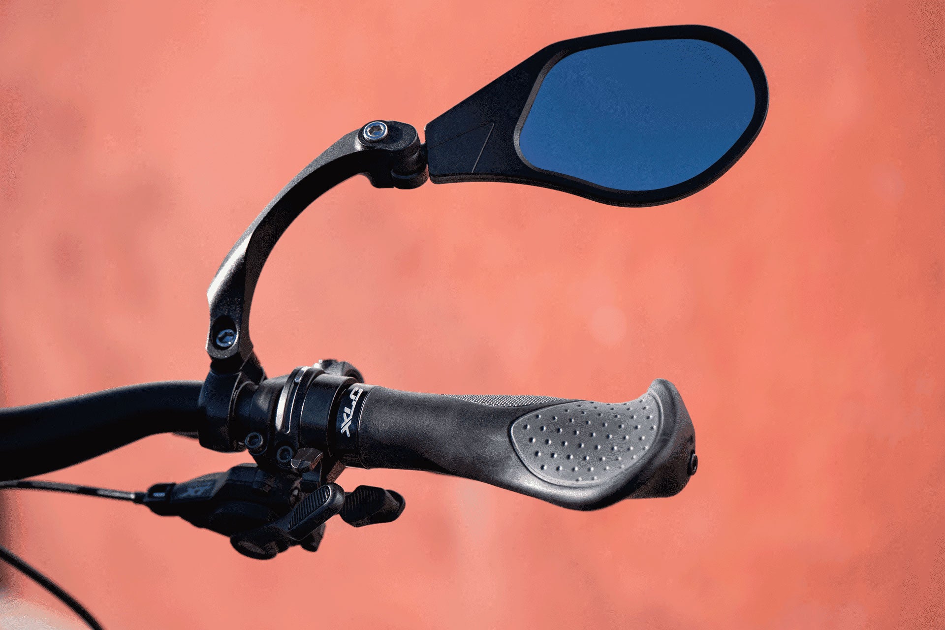 XLC GR-S22 Ergonomic Lock-On Bicycle Grips in 135mm and 92mm Sizes for Twist-Shift Bikes, Grey and Black Colors