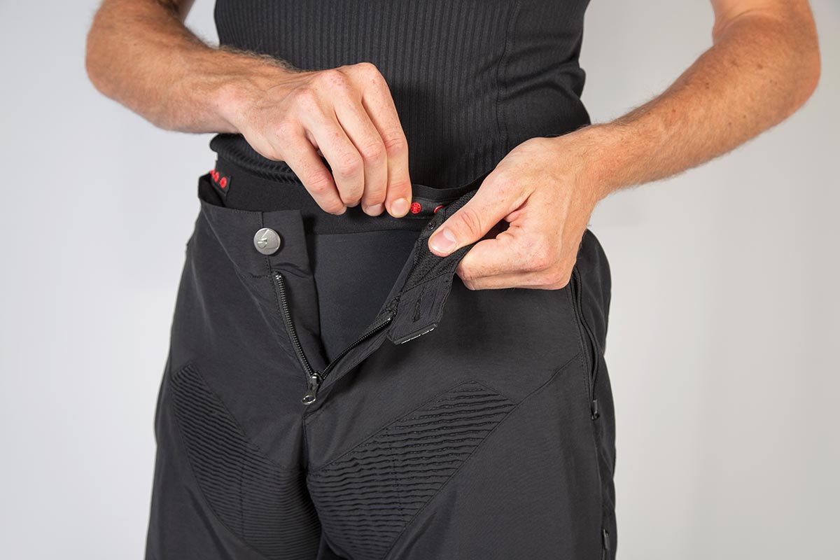 Endura Men's Black SingleTrack Lightweight Liner Shorts for Enhanced Comfort