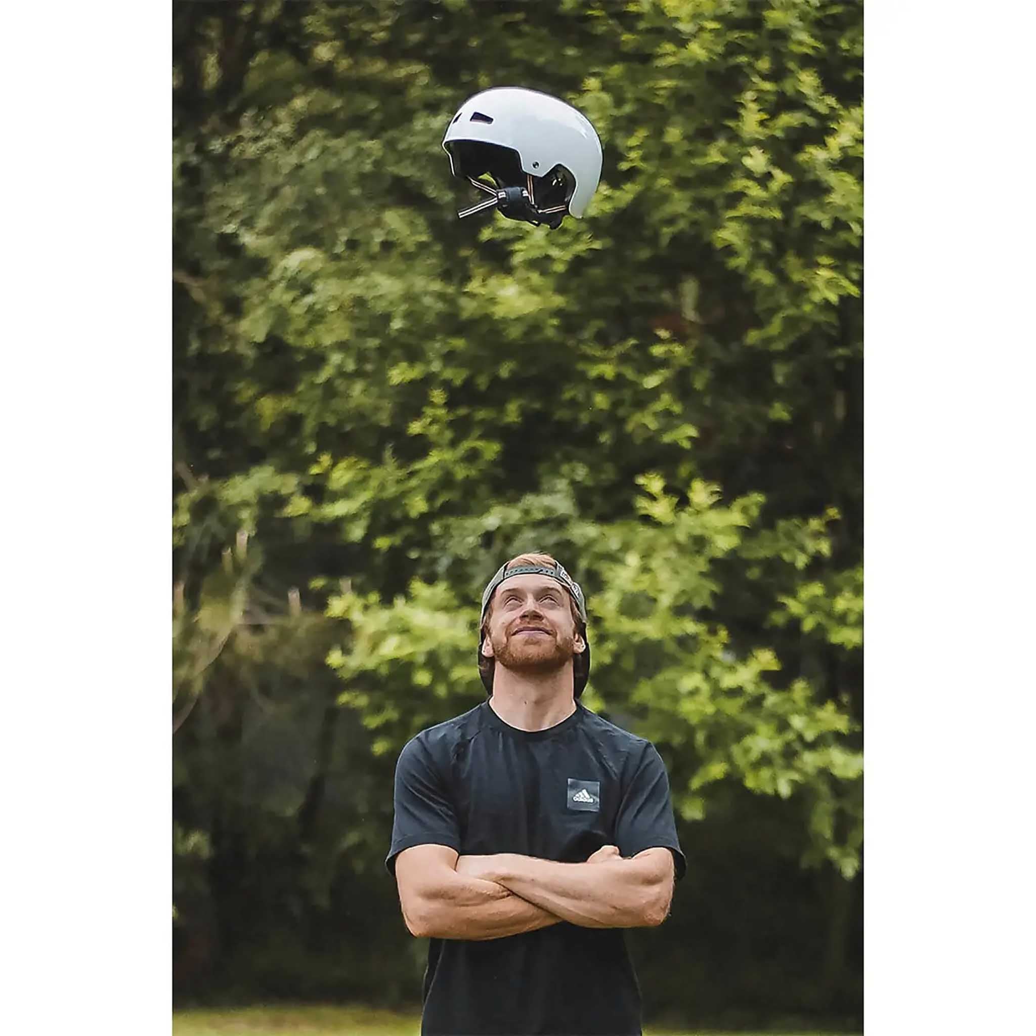 Endura Matt Black Ultra - Lightweight Bicycle PissPot Helmet for Street, Park and Dirt Riding