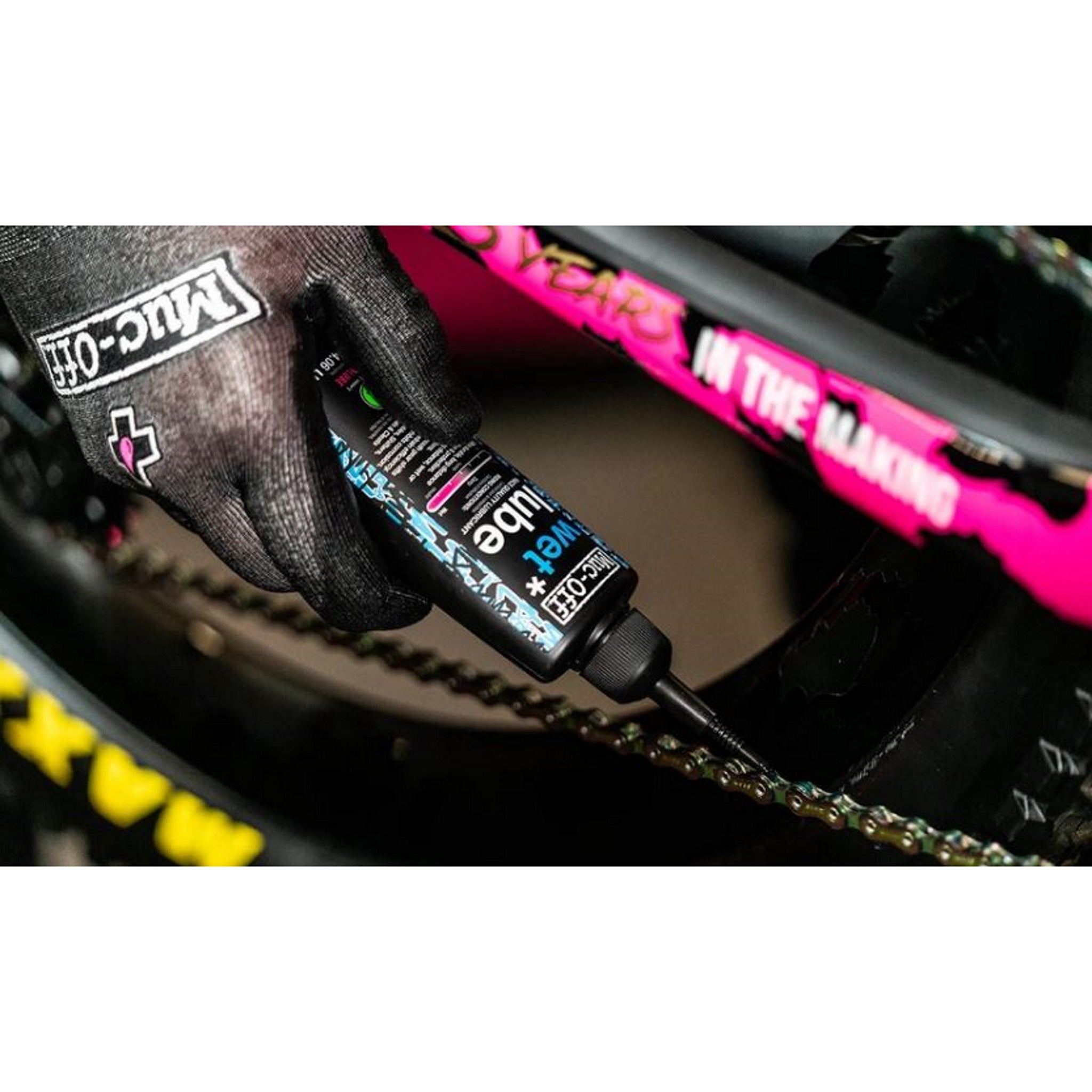 Muc-Off Bundle: Bike Cleaning, Protecting and Wet Lube Kit