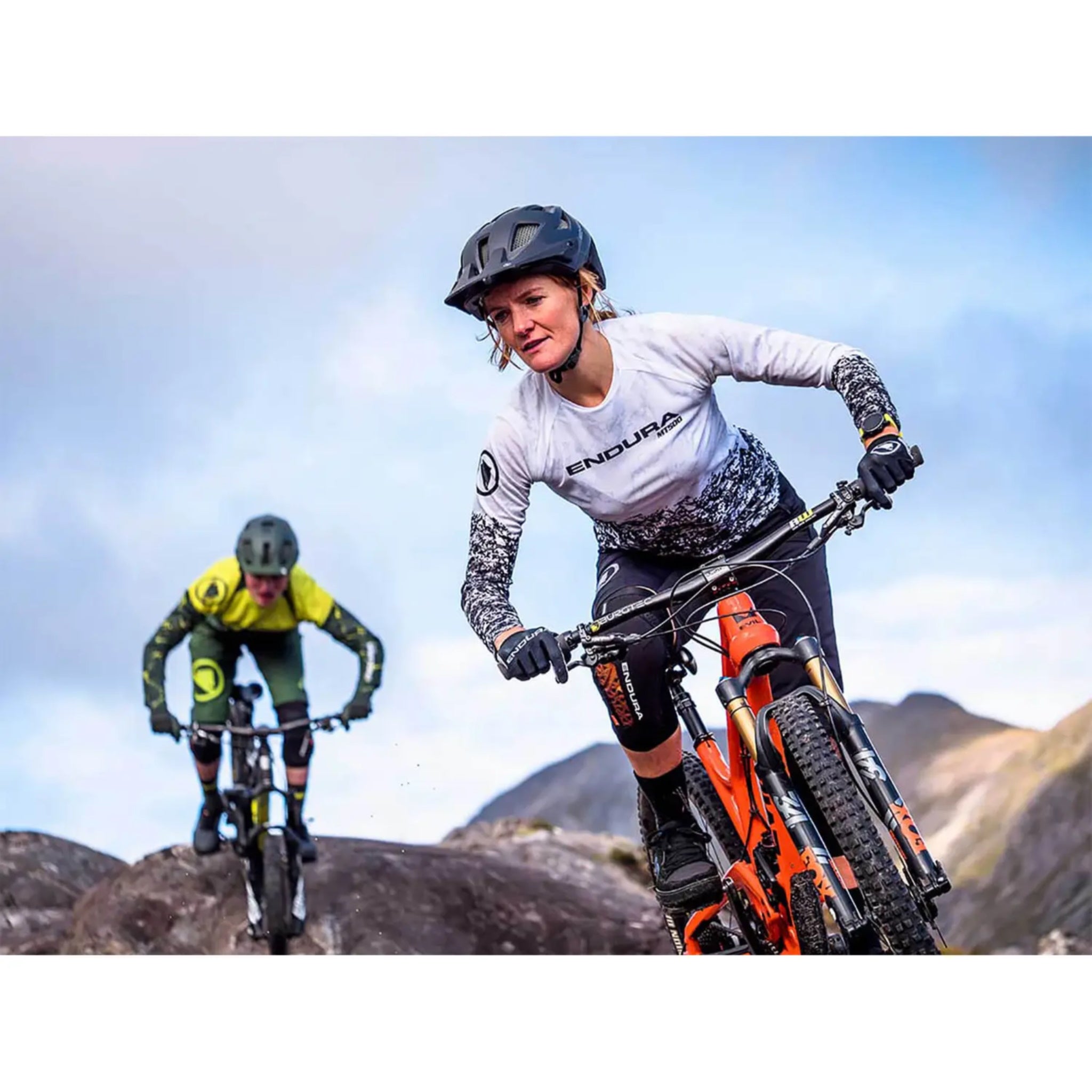 Endura Women's Lightweight Hummvee Lite Icon Cycling Glove in Spruce Green Color