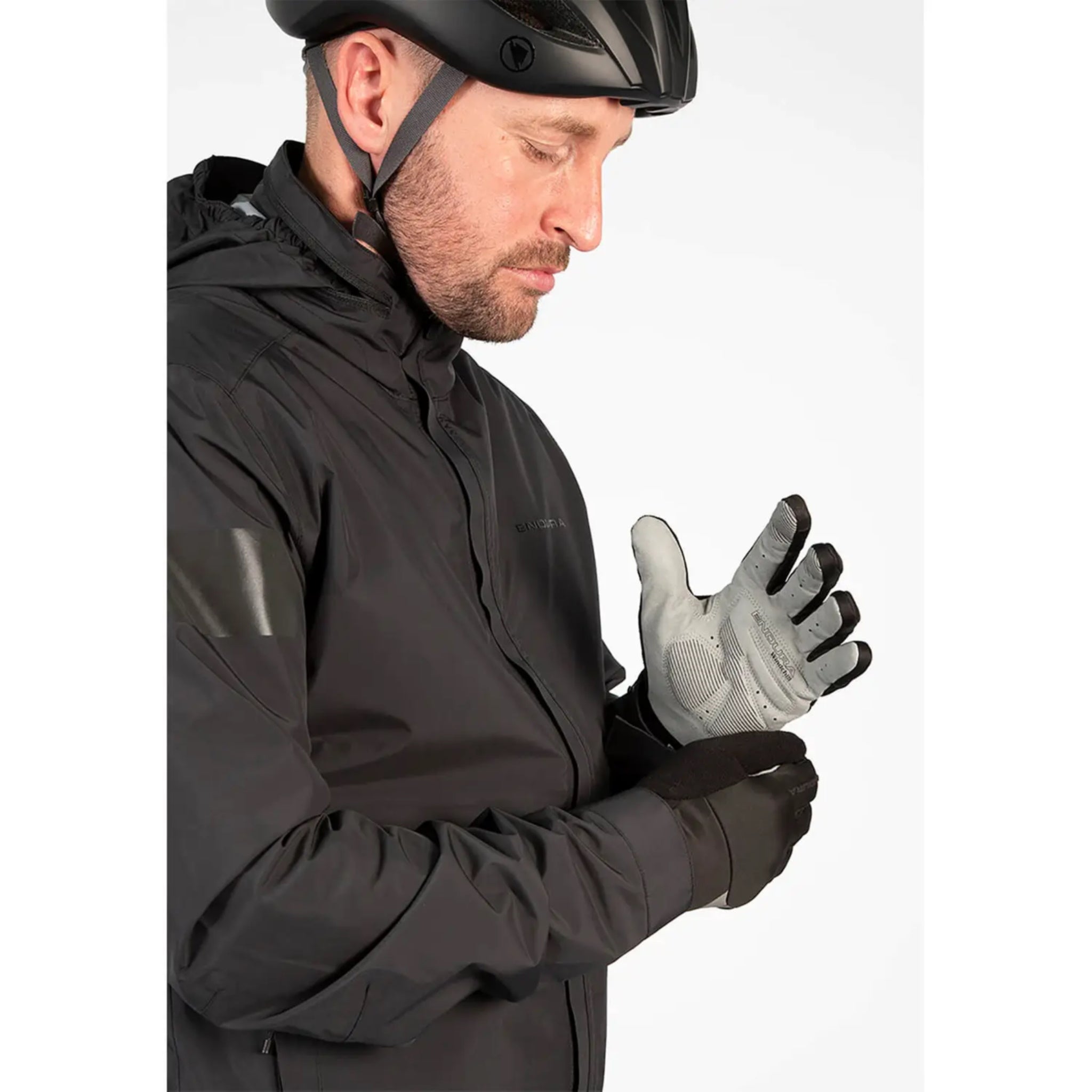 Endura Men's Wind-Resistant Winter Cycling Gloves in Sleek Black Color
