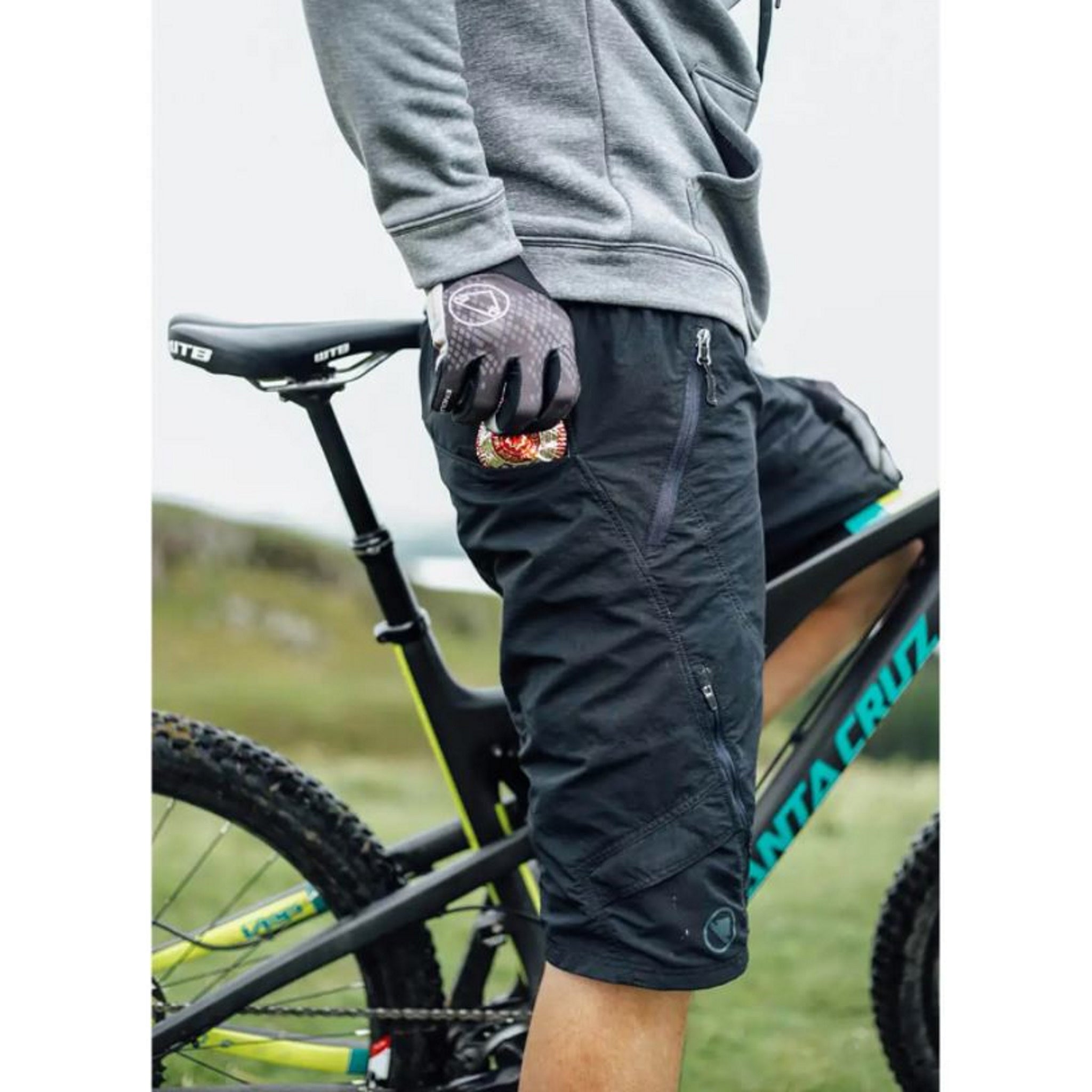 Endura Olive Green Hummvee II Short with Detachable Liner