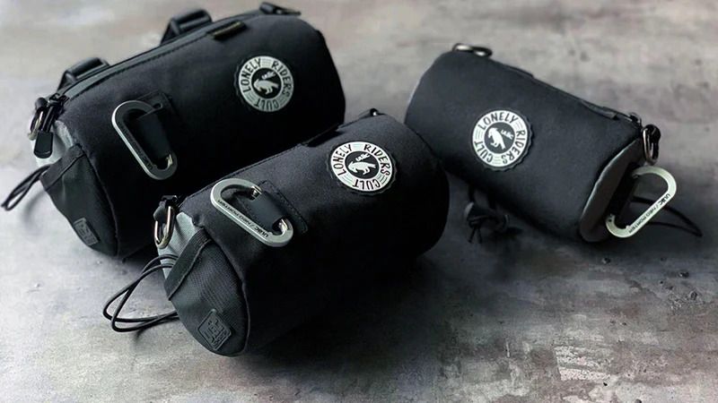 ULAC 1.1L Handlebar Roll Bag for Bikes and E - Bikes with Carabiner in Black and Grey Color