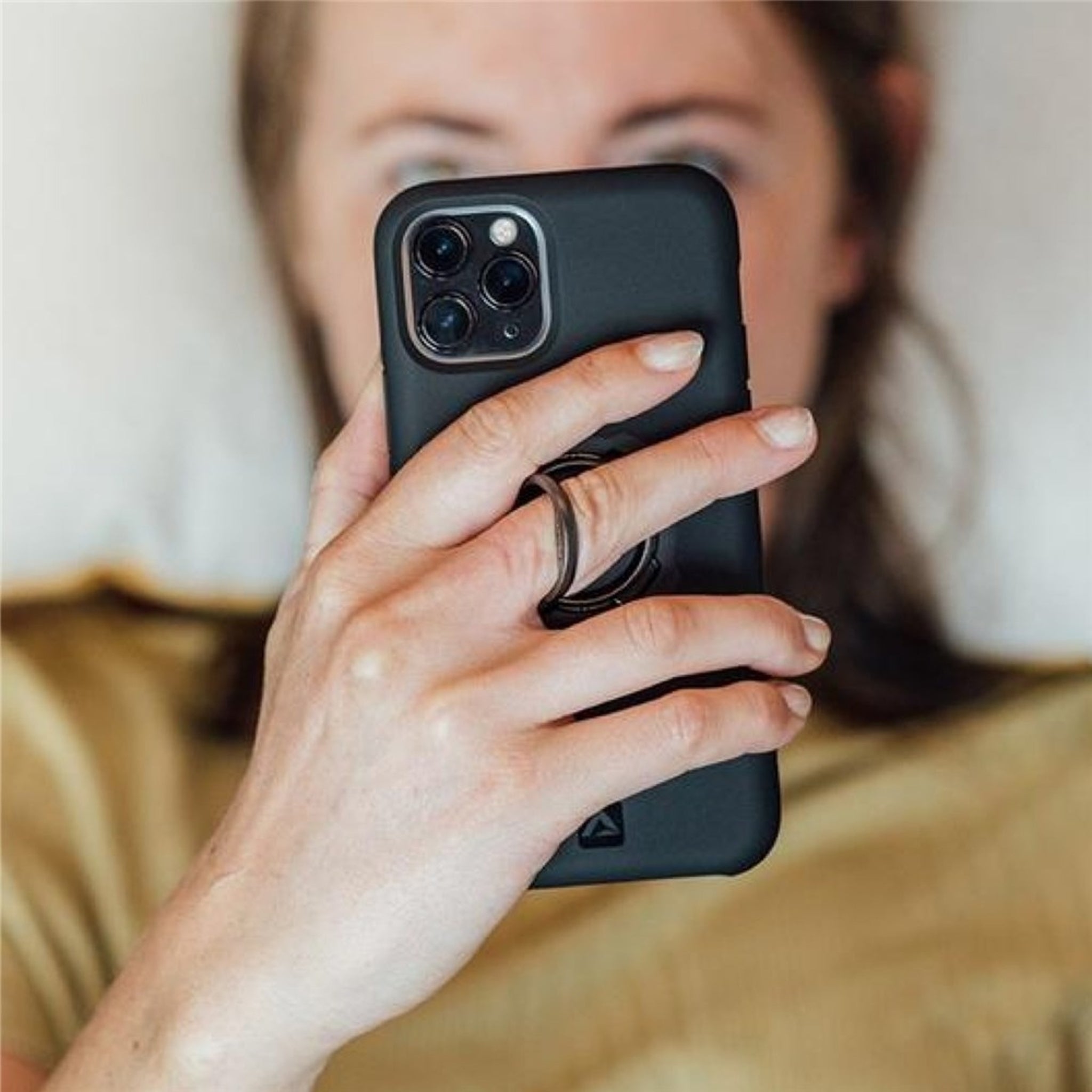 Quad Lock Mobile Phone Ring and Stand - An Ideal Accessory for Enhanced Phone Usage